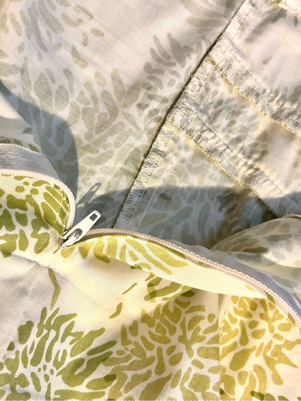 Pleated A-Line Knee Length Skirt Vibrant Green Floral Print on White Zip Close L - Picture 7 of 13